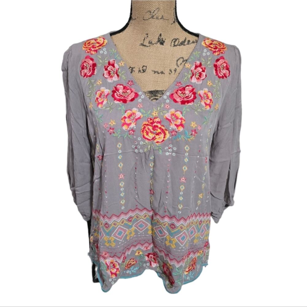 Savannah Jane Heavy Floral Embroidered V-Neck Blouse Size Small
